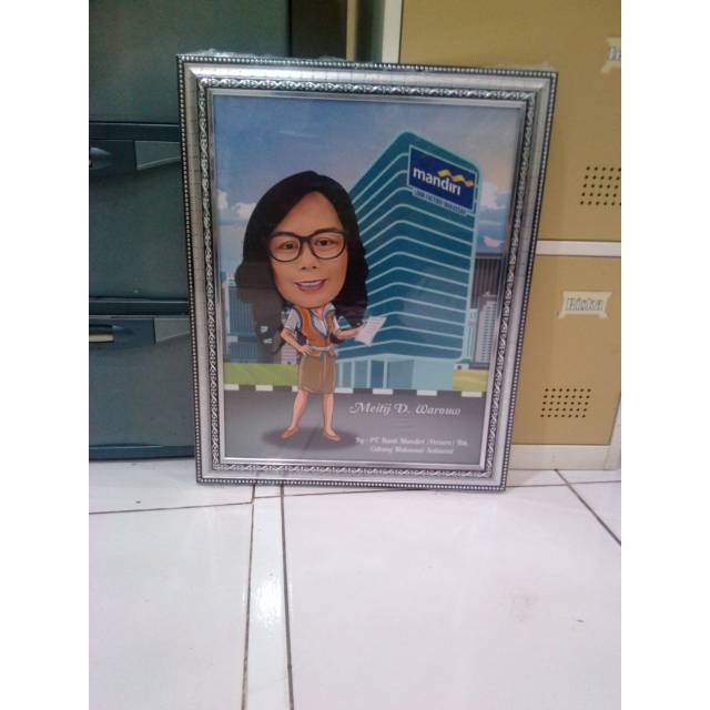 KARIKATUR/VEKTOR 1 WAJAH BINGKAI 14R