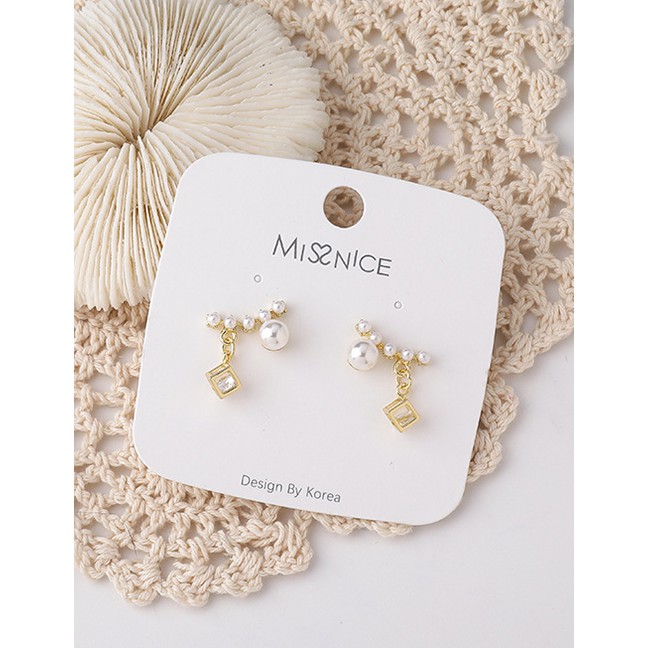 LRC Anting tusuk Fashion Gold Color Diamond And Pearl Curved Geometric P71863