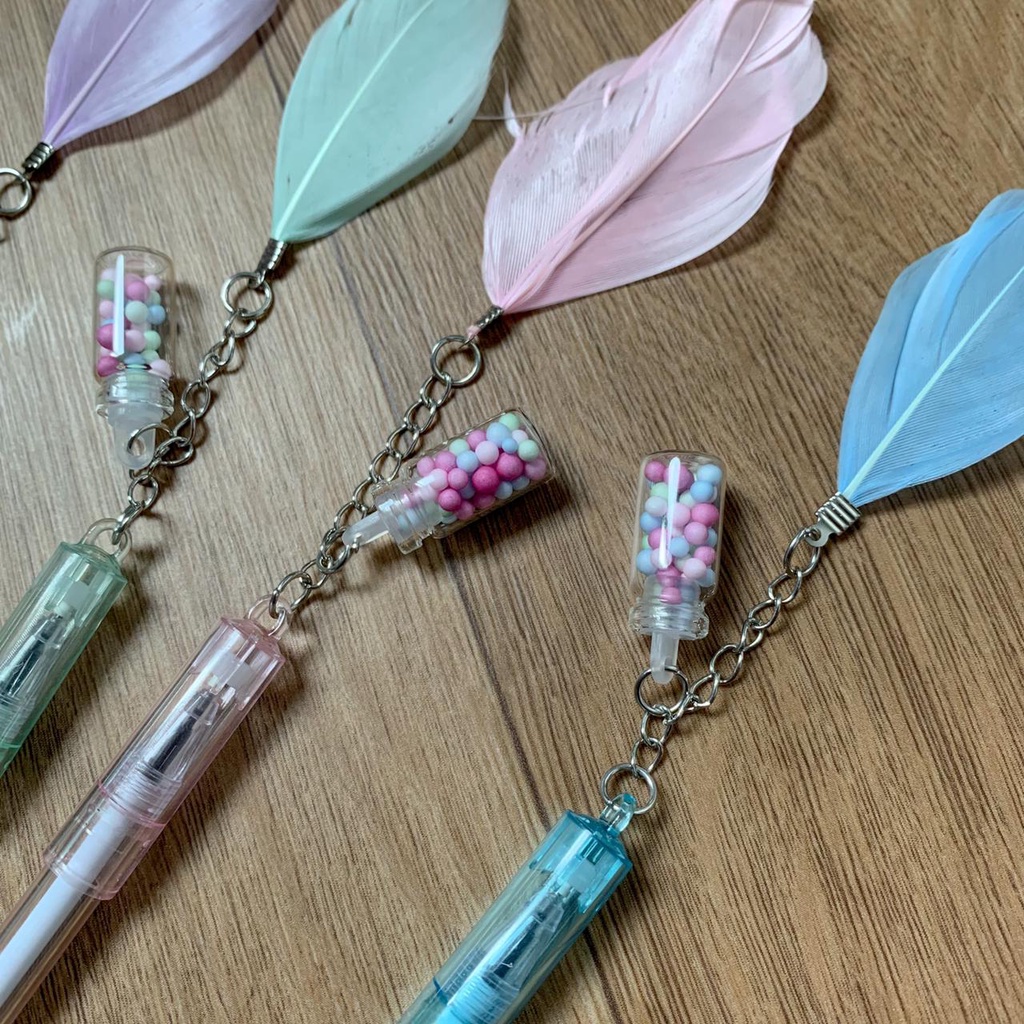 

PULPEN GANTUNGAN KEMOCENG BULU PENA UNIK PEN LUCU BEKUALITAS