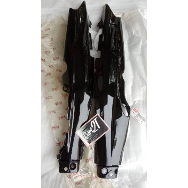 Cover body f1zr fizr hitam