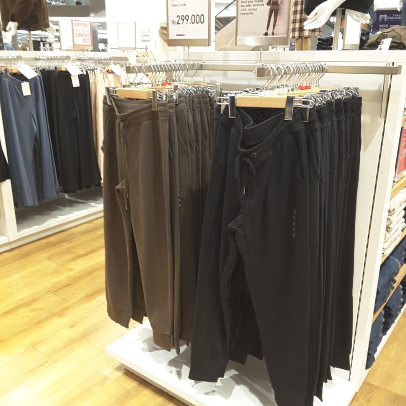 UNIQLO ORI ASLI SALE 80% Jogger Pants Celana Panjang Dewasa Spandex Sport Jogging Gray Black Navy