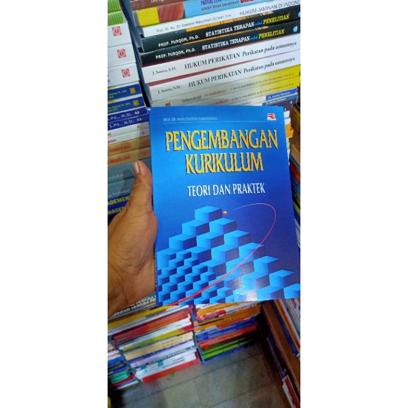 PENGEMBANGAN KURIKULUM TEORI DAN PRAKTEK