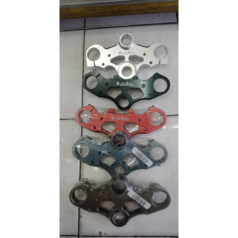 Triple clamp segitiga stang ninja 250 karbu dan 250 fi black diamond dan nui