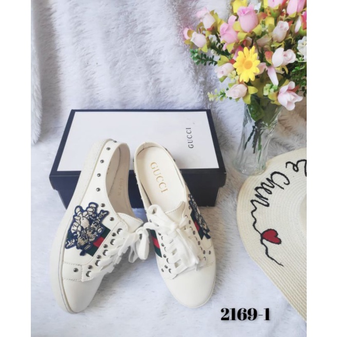 Share ulang Bestseller Sepatu Wanita Slop Bahan Kulit Kode: 2169-1