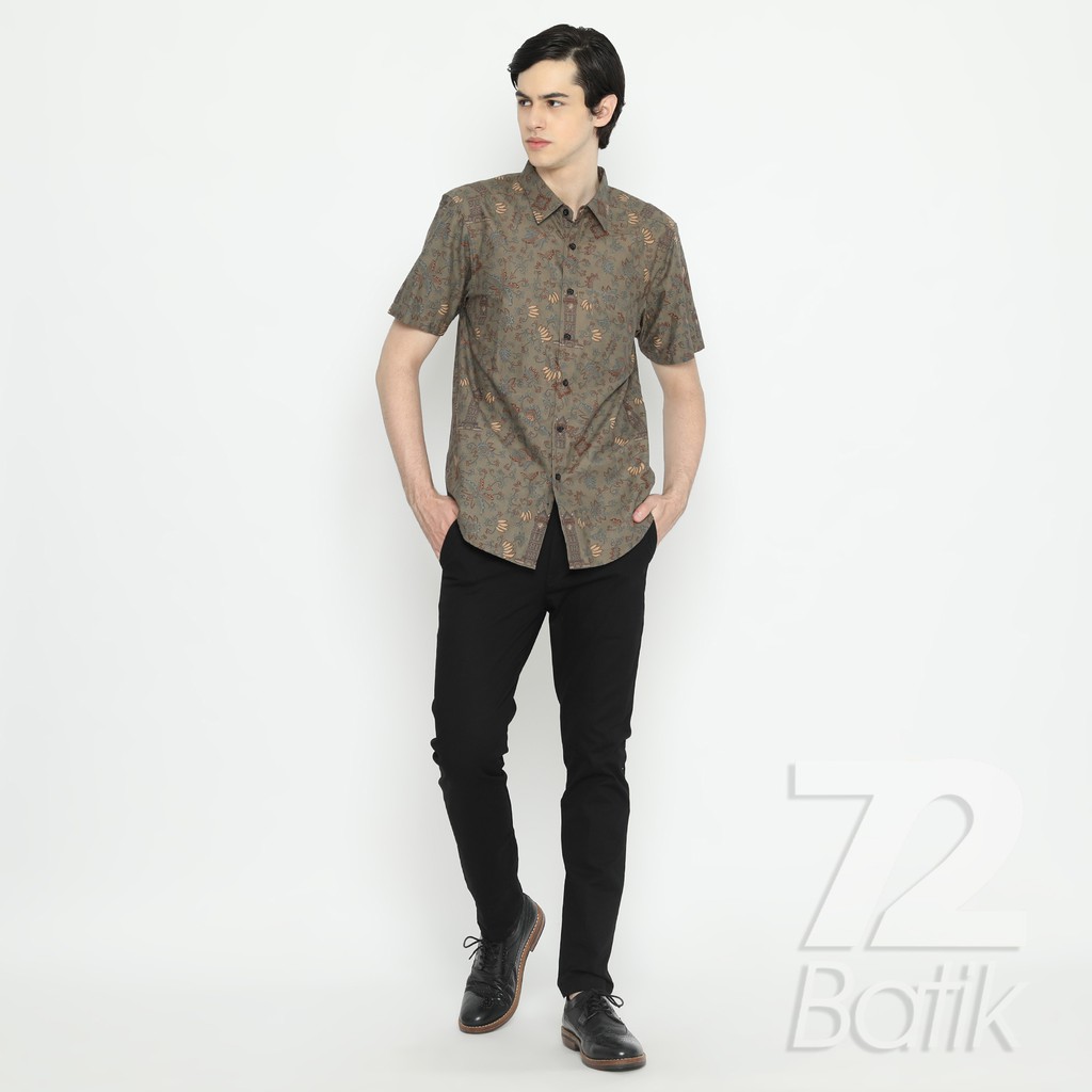 KEMEJA BATIK PRIA Lengan Pendek Slimfit Premium Motif Jam Warna Hijau Abu 725772 Cap 72 - Baju Kemeja Atasan Pakaian Setelan Batik Pria Cowok Laki Laki Remaja Keluarga Kantor Lengan Pendek Modern Slimfit Slim Fit Premium Kekinian