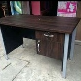 meja tulis vip kaki besi laci dan pintu kunci lapisan pvc  anti air