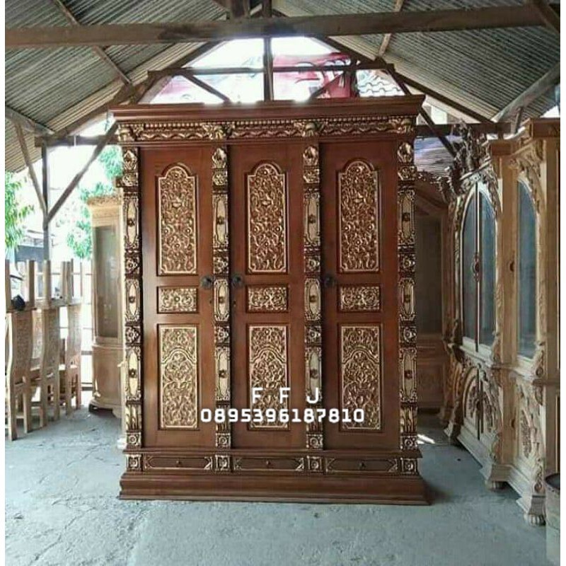 lemari pakaian ukir gebyo lemari pakaian full ukir kayu jati pintu 3