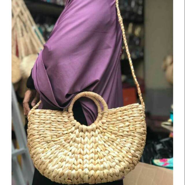 Tas selempang anyaman tali bulat disertai tali panjang