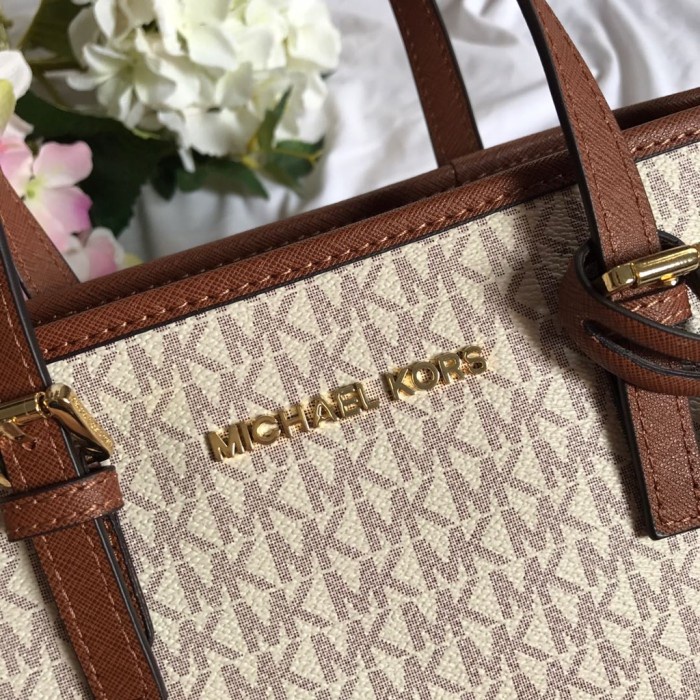 Michael Kors Voyager Mini Logo Top-zip Tote