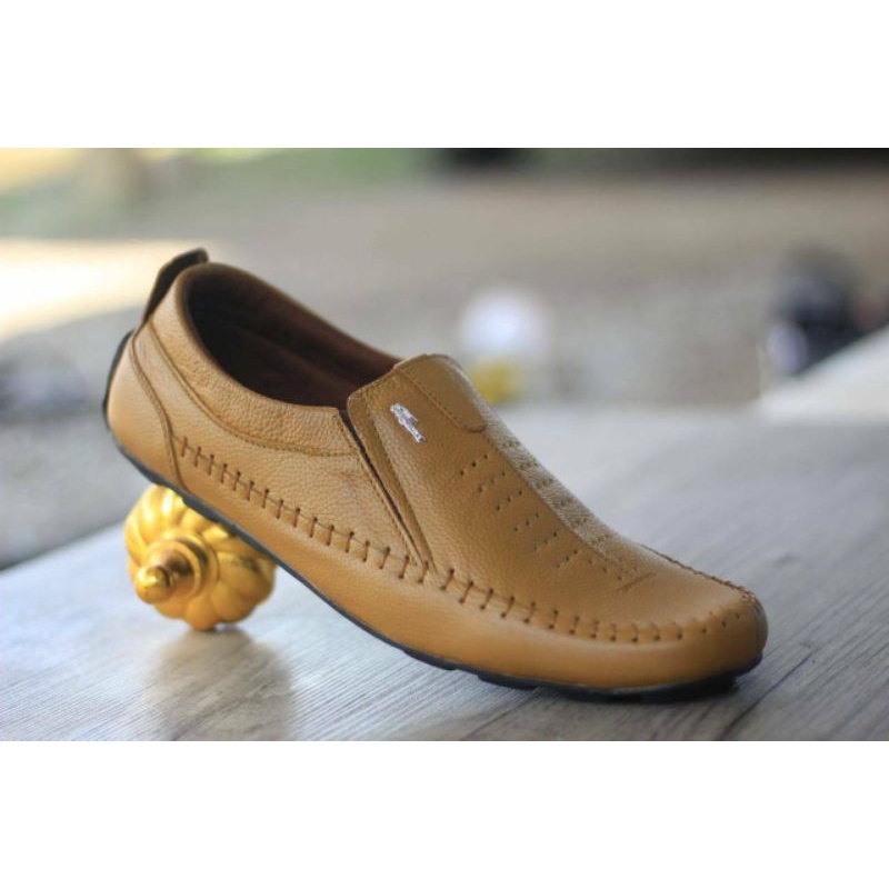 Sepatu casual pria sepatu santai sepatukulit pria santai Terlaris
