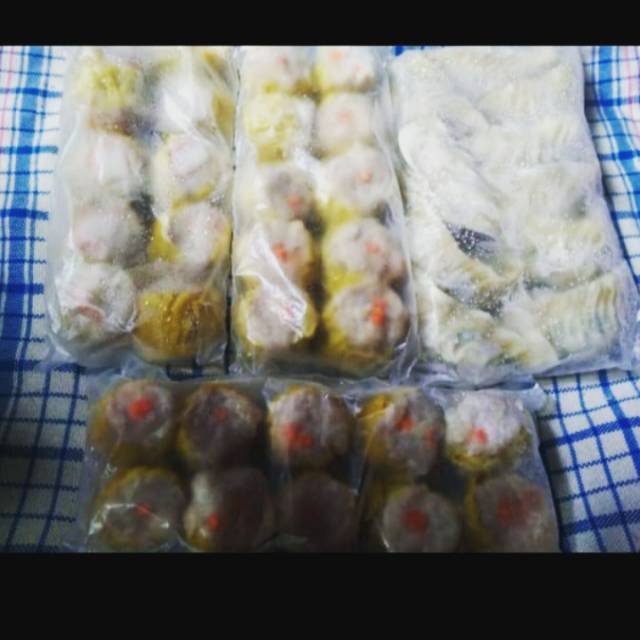 

DINDHAN Dimsum frozen.siomay ayam,crab,dan jamur halal dan enak