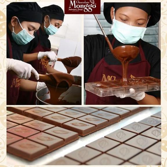 

SALE GIANT COKELAT BOX 10 TABLETS CHOCOLATE MONGGO HAMPERS COKLAT 800GR MAKANAN & MINUMAN