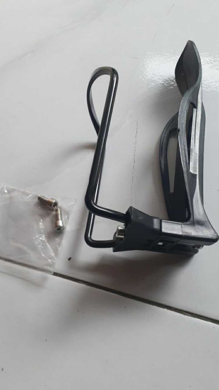 Holder Botol Minum Bahan Aluminium Untuk Sepeda Gunung