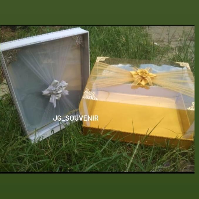 

AKSESORIS PERNIKAHAN KOTAK HANTARAN SESERAHAN MIKA TILE TINGGI WARNA GOLD SATUAN PERLENGKAPAN PESTA CRAFT