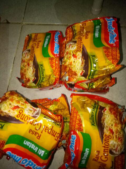  Indomie empal gentong mie kocok bandung 10pcs Shopee 