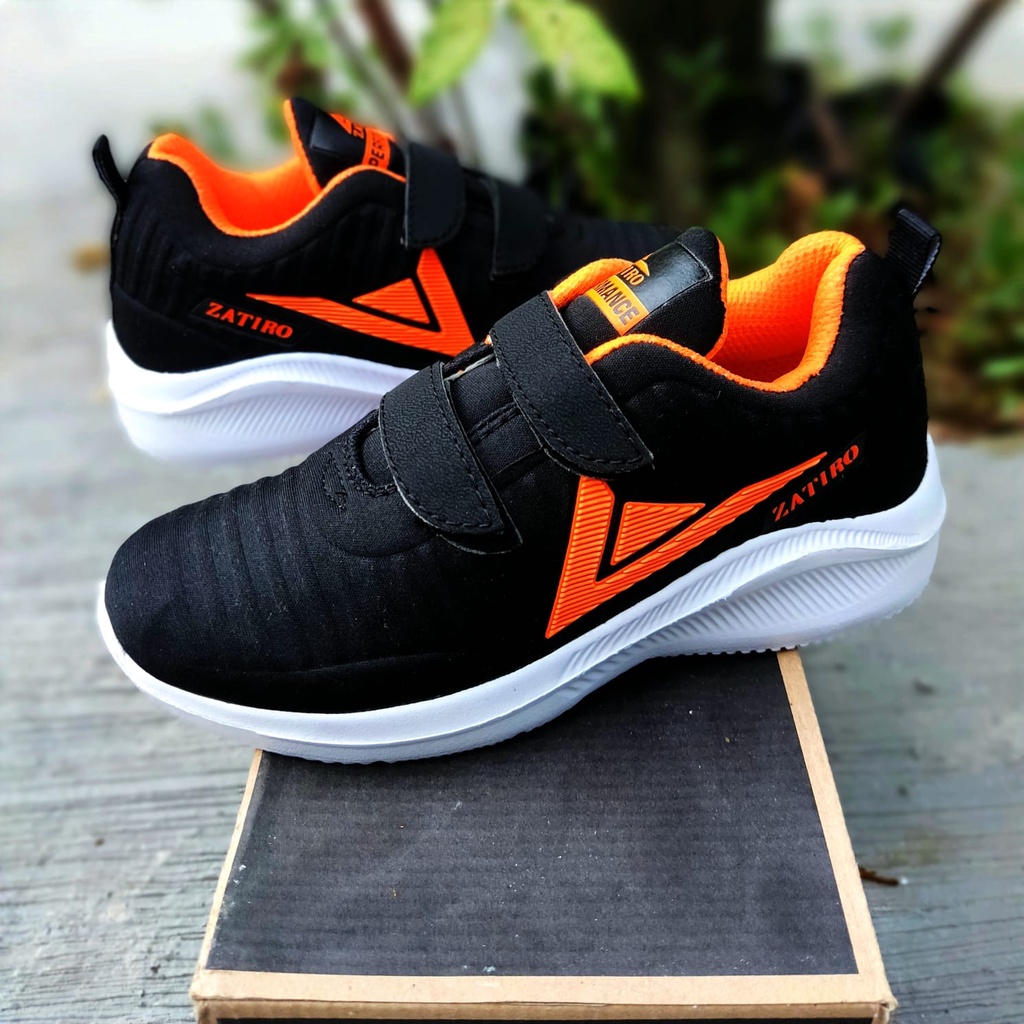 Sepatu Sport Sekolah Sneaker Olahraga Keren Stylish Anak Laki Perempuan Kecil Tanggung Umur TK SD Warna Hitam Rekat Velcro Tanpa Tali Safety