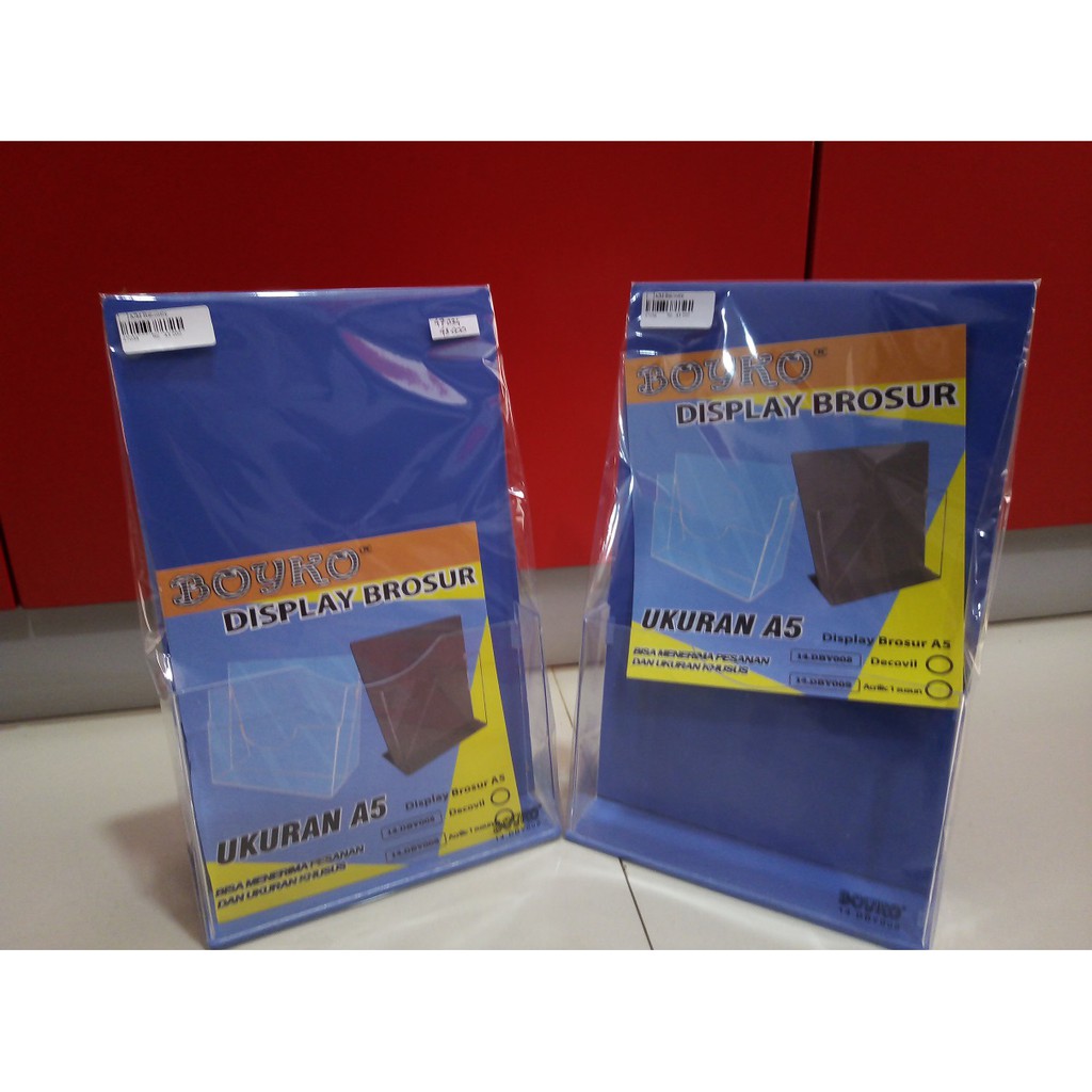 

ACRYLIC DISPLAY BROSUR A5 MODEL ALAS SEGITIGA MERK BOYKO