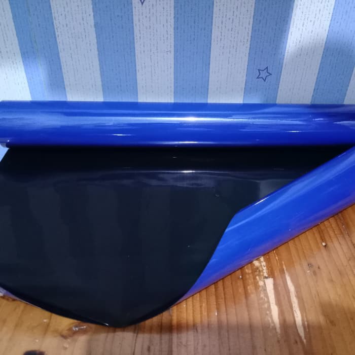 Background Polos 40 Cm Biru / Hitam