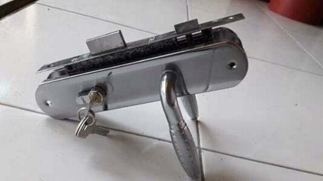 Paket komplit 3 set slot pintu + 1 set body kunci +4 batang handle pintu