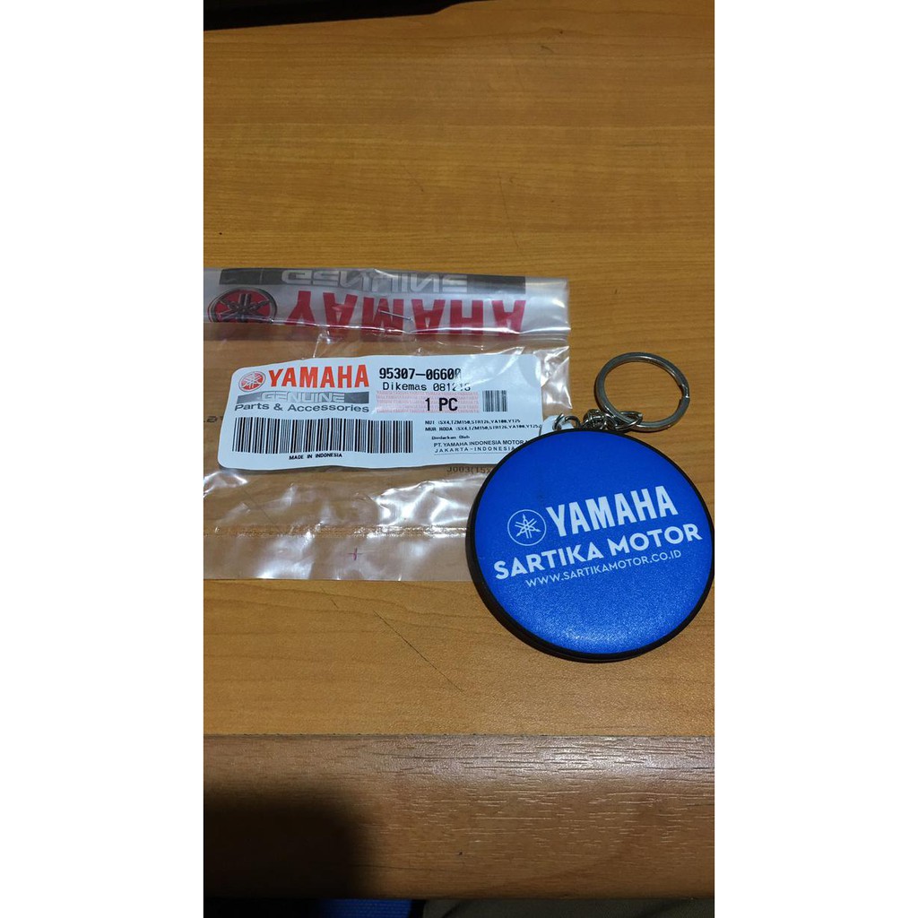 Original Nut Dudukan Plat Nomor Yamaha Nmax