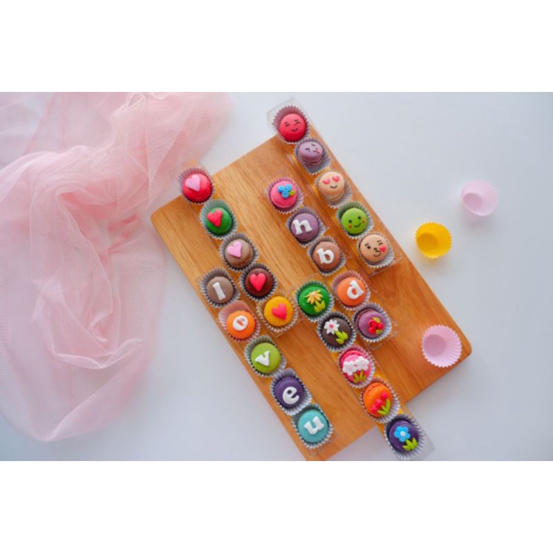 

BABY MACARON GIFT ISI 6 PCS