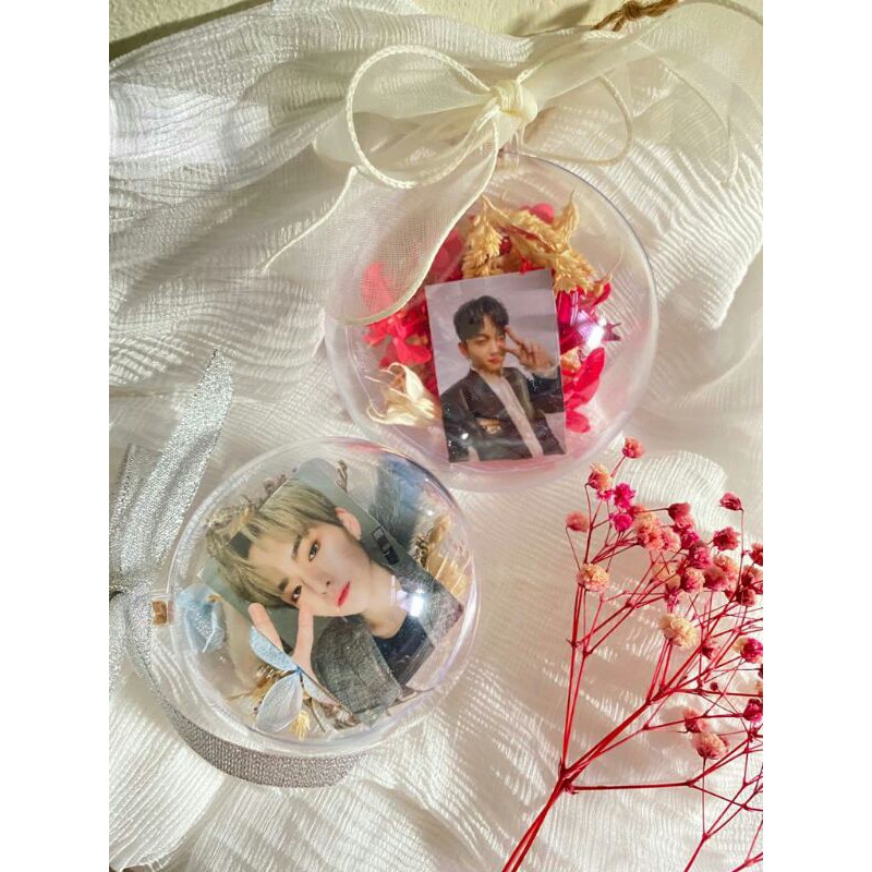 

Floral Acrylic Ball