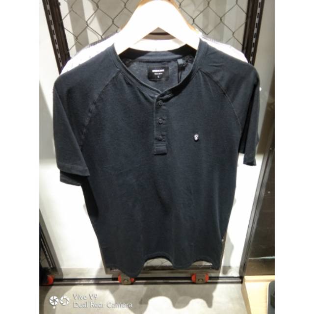 New kaos kancing hitam Greenlight Original