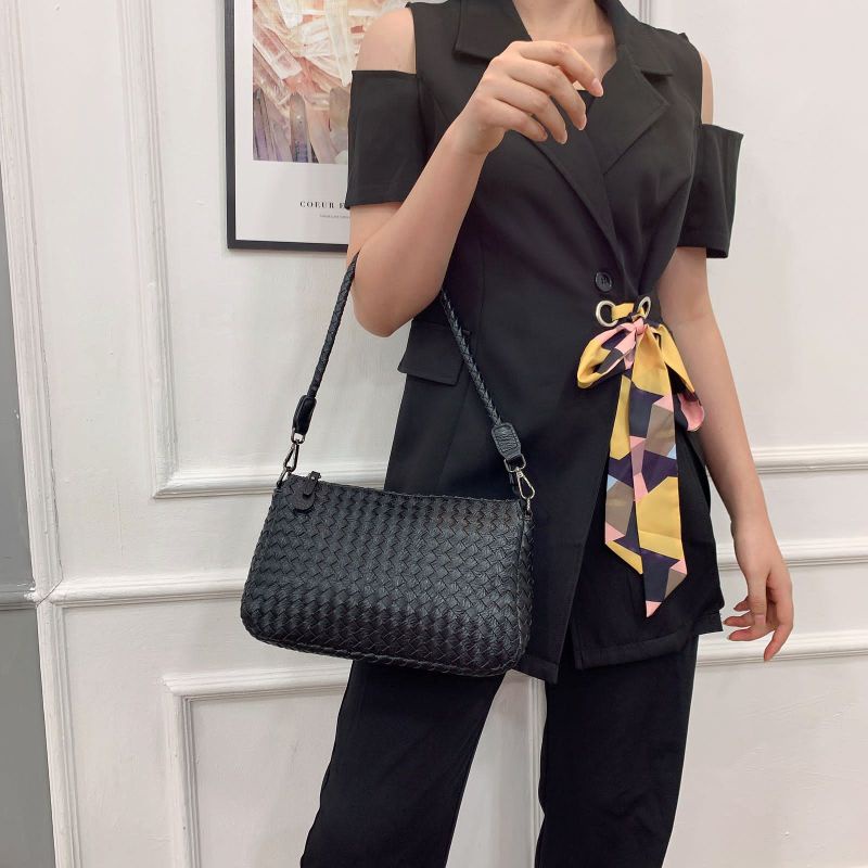 TAS SELEMPANG WANITA 2 TALI SLINGBAG ANYAM TAS ANYAM BV IMPORT