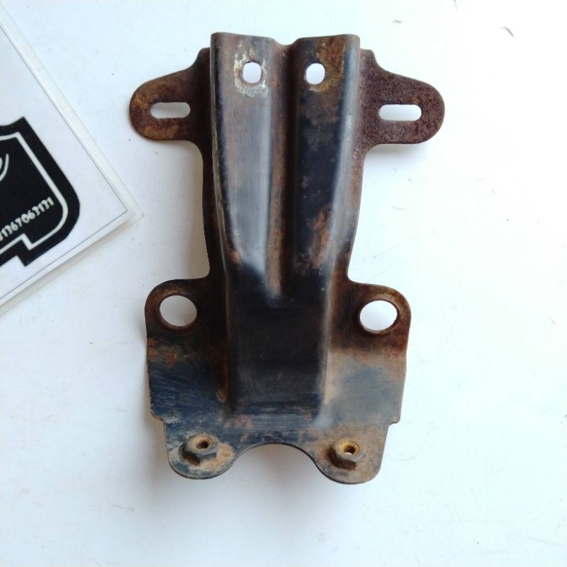 PANGKON DUDUKAN LAMPU BELAKANG YAMAHA V80 ROBOT BRAKET LAMPU BELAKANG YAMAHA V80 ROBOT SEKEN ORI