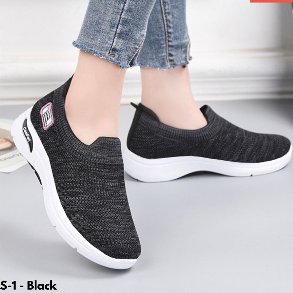 Gypsy - Ultra Sepatu Sneakers Runner Wanita Slip On Import Hitam Sneaker Grey Snakers Korea Seoatu Snekers Cewek Snikers Snackers Kasual Flatshoes XS1