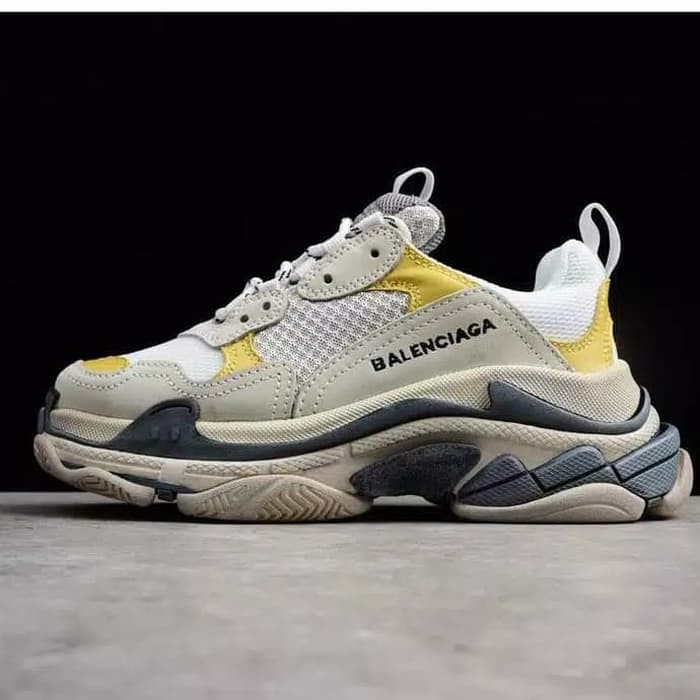 balenciagaspeedtrainer hashtag on Twitter