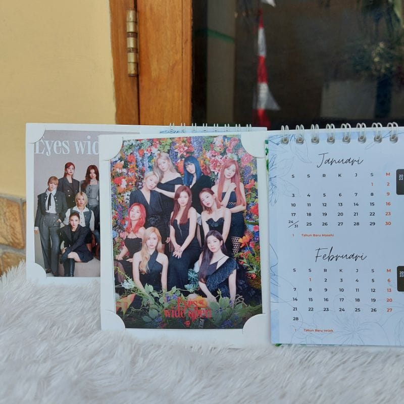 

TWICE Kalender Meja 2022 - TWICE calendar 2022 [ALL MEMBER]