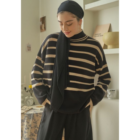 Adriana Top by Hijab Nueta
