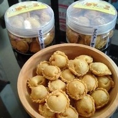 

Pastel Abon mini kue kering cookies premium