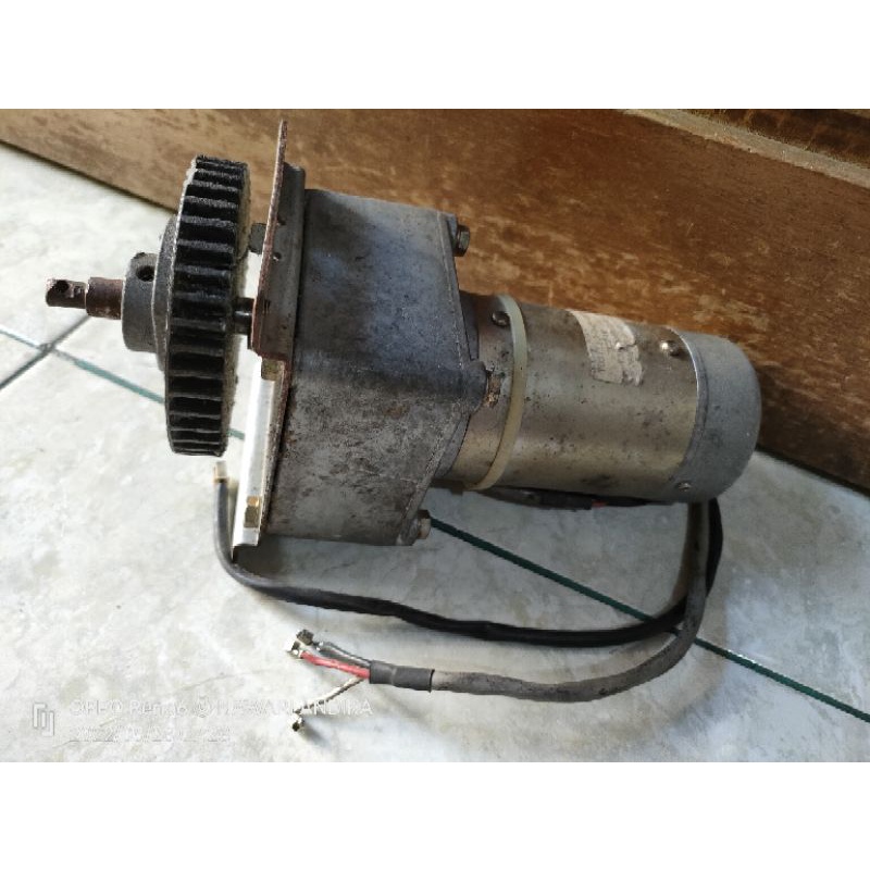 DC gearbox motor TOKUSHU DENSO 24V-5A-180rpm