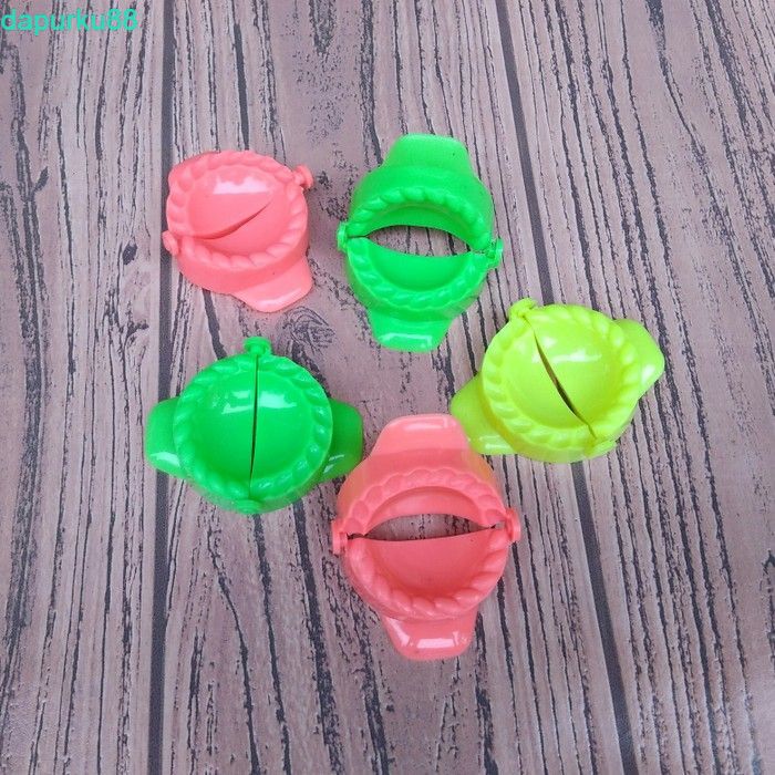 Cetakan pastel mini atau pastel abon