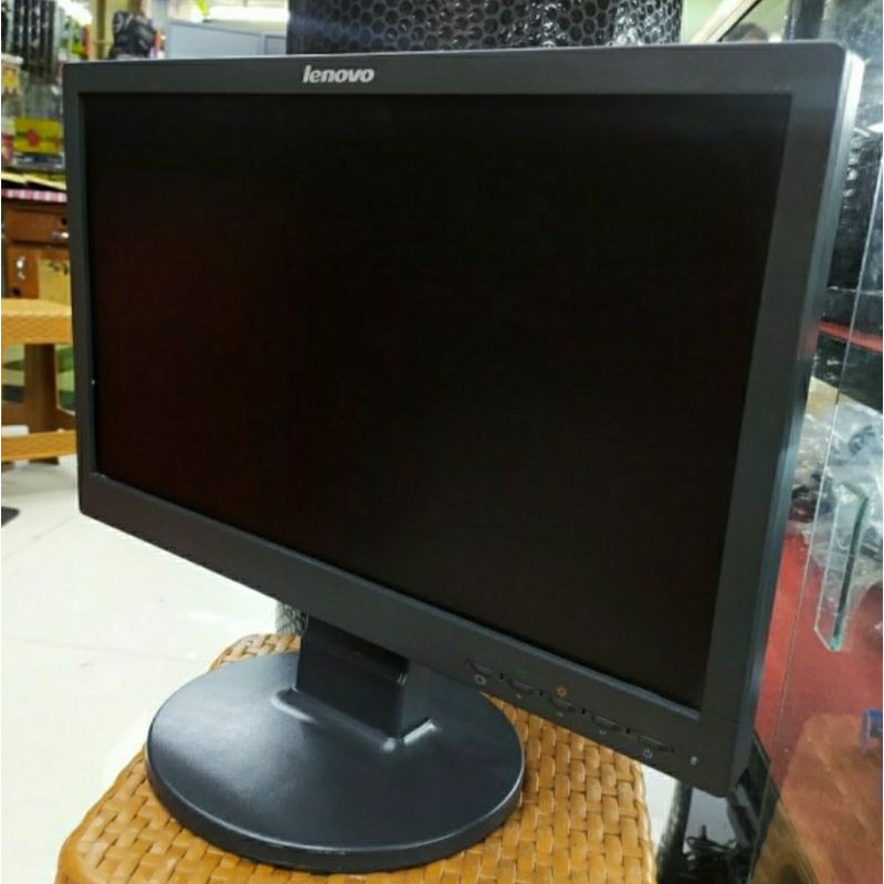 MONITOR LENOVO 19 INCH BAGUS