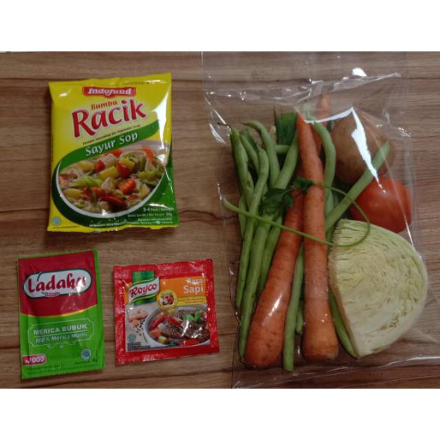

Sayur sop / sayur soup