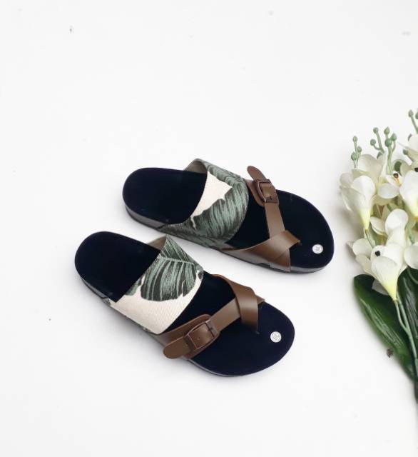 SB ~ SANDAL MOTIF DAUN