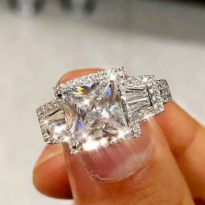 Fancyqube Cincin Kawin / Tunangan Aksen Cubic Zirconia Bentuk Persegi Untuk Perhiasan Wanita