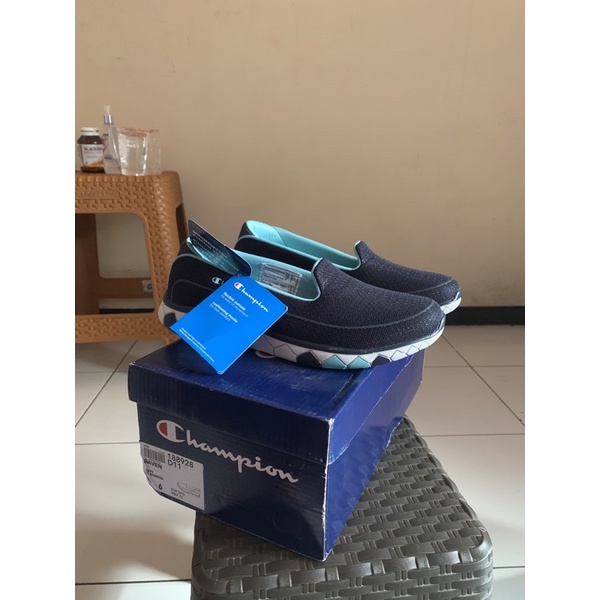 sepatu champion slip on navy