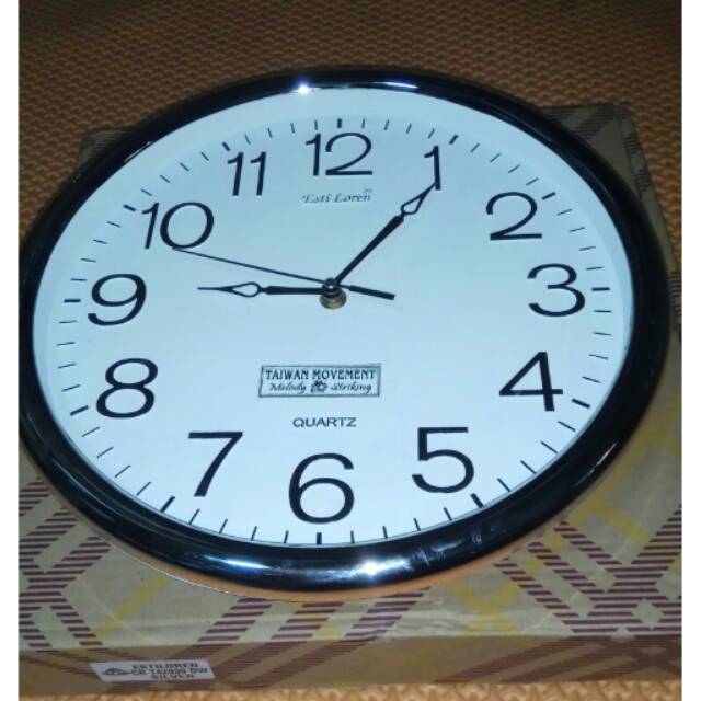 Jam dinding bunyi