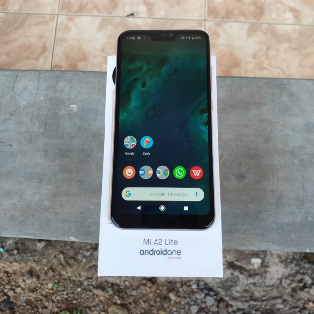 Xiaomi Mi A2 Lite (3/32Gb) Gold