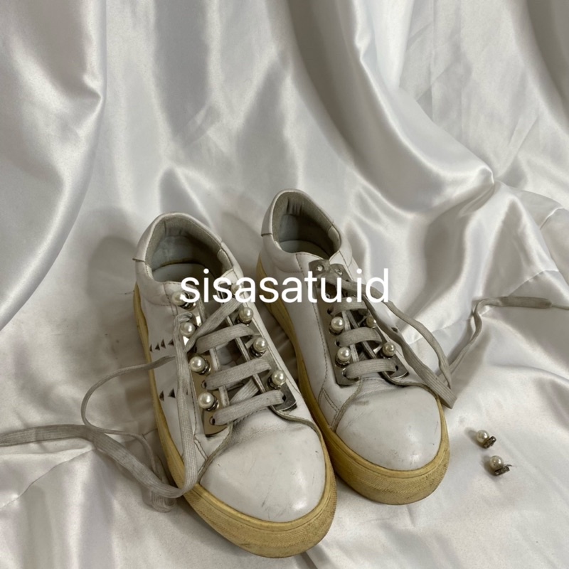 sepatu sneakers rotelli original store preloved