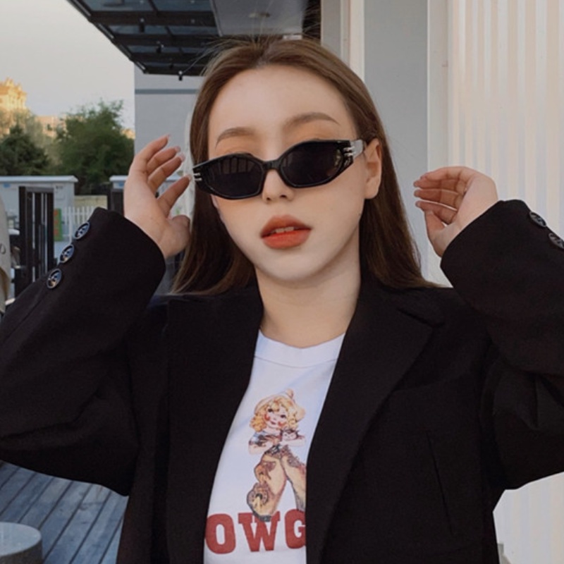 2021 European and American fashion small frame irregular hip hop ins retro cat eye sunglasses