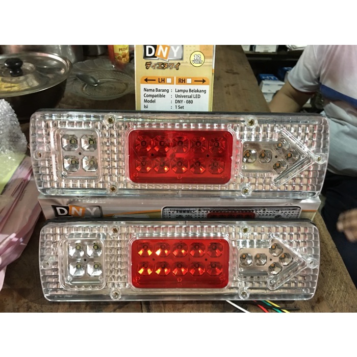 1 Set Lampu Rem Belakang Komplit / Lampu Stop Assy L300 (Model LED)