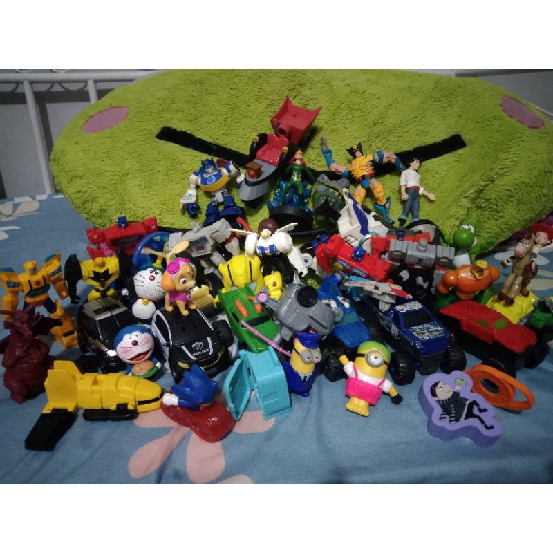 lot20 action figur campur robot Transformer Minion doraemon mainan berkualitas mainan anak cowok rob