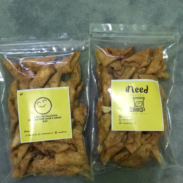 

Makanan ringan kerupuk pangsit kecil asin pedas