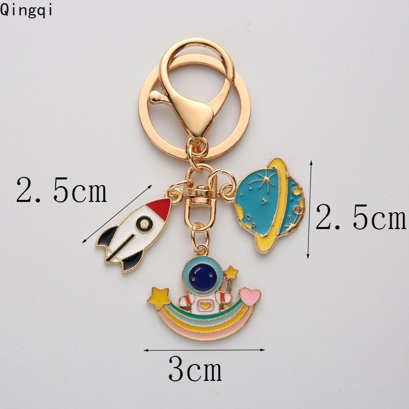 Gantungan Kunci Bentuk Astronot / Roket / Bintang Bahan Metal Charms