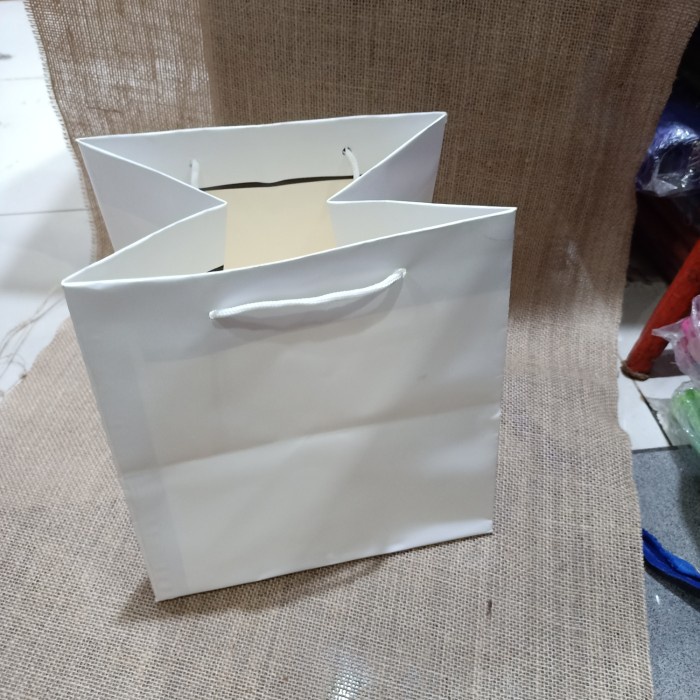 

TERLARIS paper bag nasi box putih 20&18 isi 12 pcs terlaris dan termurah